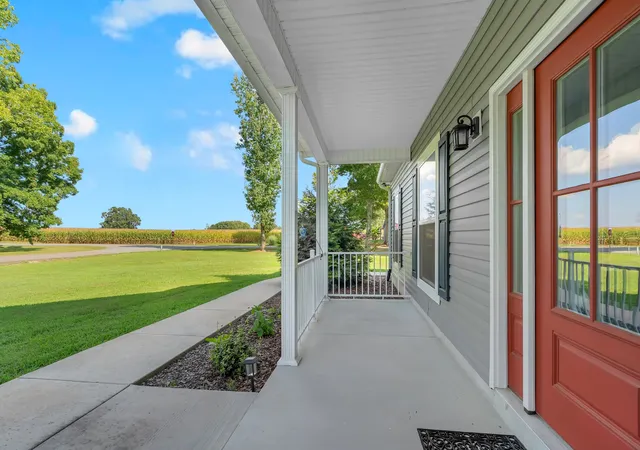 Photo 3 of Single family home for sale at 1571 Raysville Rd, Tullahoma, TN 37388 | MLS# 3529439 | Listing updated on 2026-09-21