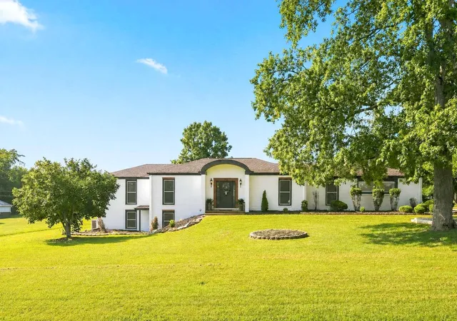 Photo 1 of Single family home for sale at 112 Oakmont Dr, Mount Juliet, TN 37122 | MLS# 3529961 | Listing updated on 2026-09-08