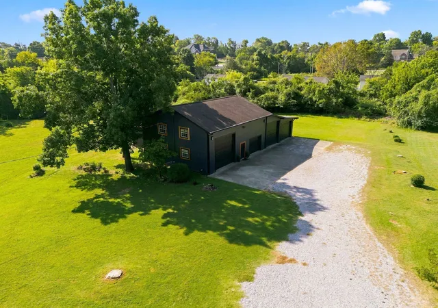 Photo 3 of Single family home for sale at 112 Oakmont Dr, Mount Juliet, TN 37122 | MLS# 3529961 | Listing updated on 2026-09-08