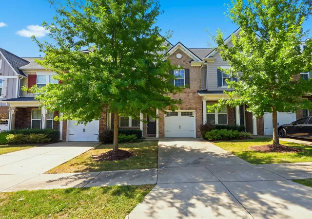 Photo 2 of Townhouse for sale at 805 Kennear Ln, Mount Juliet, TN 37122 | MLS# 3529476 | Listing updated on 2026-09-07