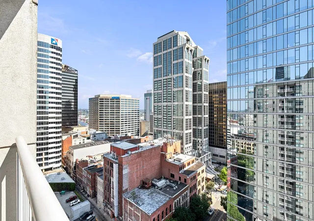 Listing Photo 1 - Condo for sale in building located at 555 Church St, Nashville, TN 37219 - Unit #2103
