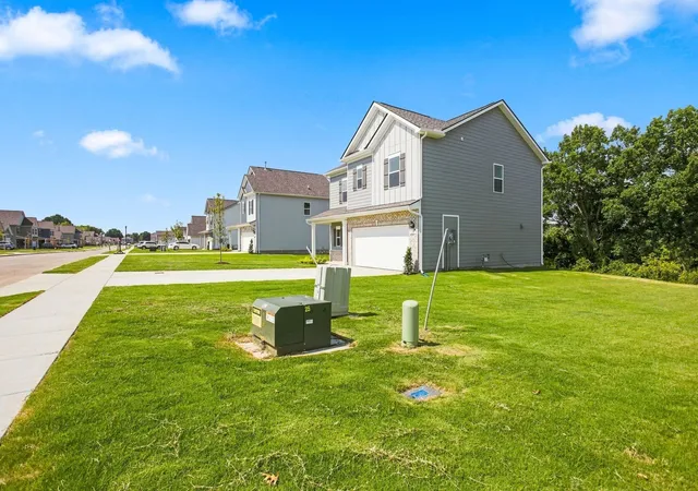 Photo 2 of Single family home for sale at 621 Nightengale Ridge Dr, Columbia, TN 38401 | MLS# 3530304 | Listing updated on 2026-09-02