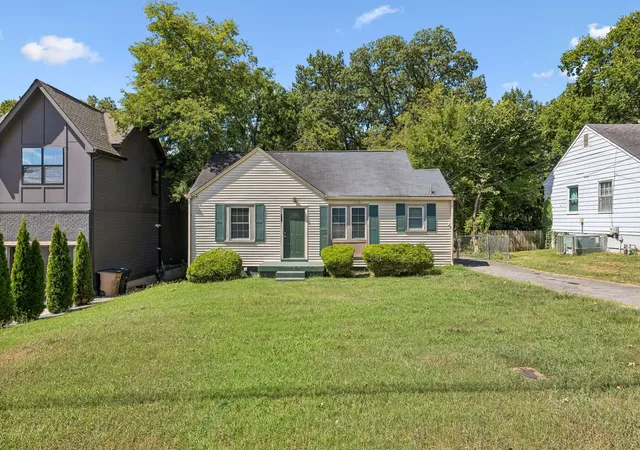 Photo 2 of Single family home for sale at 543 Croley Dr, Nashville, TN 37209 | MLS# 3529679 | Listing updated on 2026-09-16