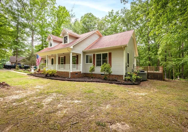 Photo 1 of Single family home for sale at 979 Paige Dr, Lawrenceburg, TN 38464 | MLS# 3540982 | Listing updated on 2026-09-03