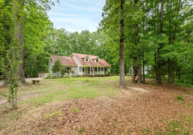 Photo 3 of Single family home for sale at 979 Paige Dr, Lawrenceburg, TN 38464 | MLS# 3540982 | Listing updated on 2026-09-03