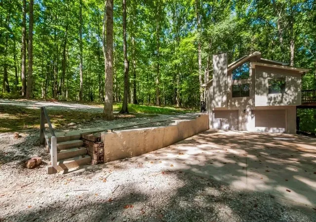 Photo 3 of Single family home for sale at 1011 Sunset Trl, Kingston Springs, TN 37082 | MLS# 3531675 | Listing updated on 2026-10-02