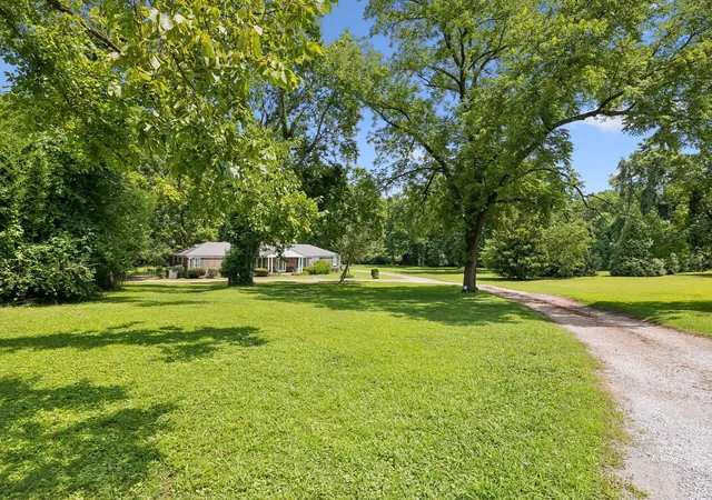 Photo 2 of Sale Pending at 853 Pasadena Dr, Nashville, TN 37204 | MLS# 3622659 | Listing updated on 2026-10-27