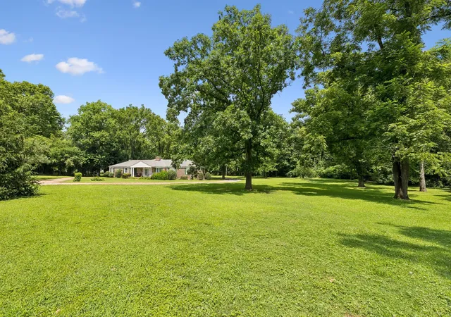 Photo 3 of Sale Pending at 853 Pasadena Dr, Nashville, TN 37204 | MLS# 3622659 | Listing updated on 2026-10-27