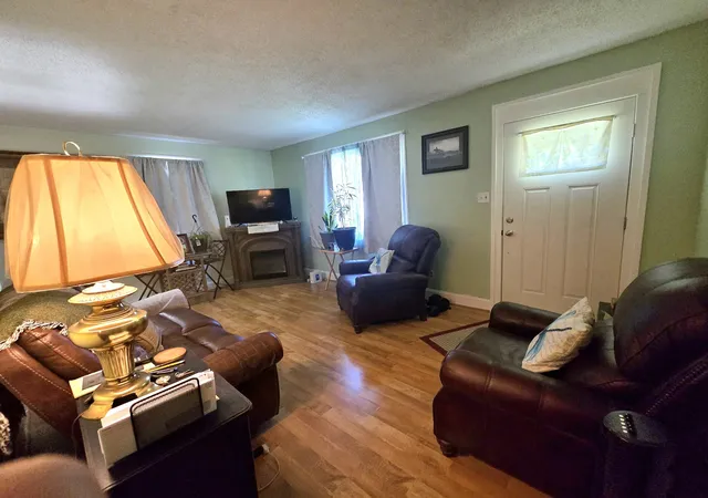 Photo 3 of Single family home for sale at 1818 Figures Ave, Columbia, TN 38401 | MLS# 3529877 | Listing updated on 2026-09-01