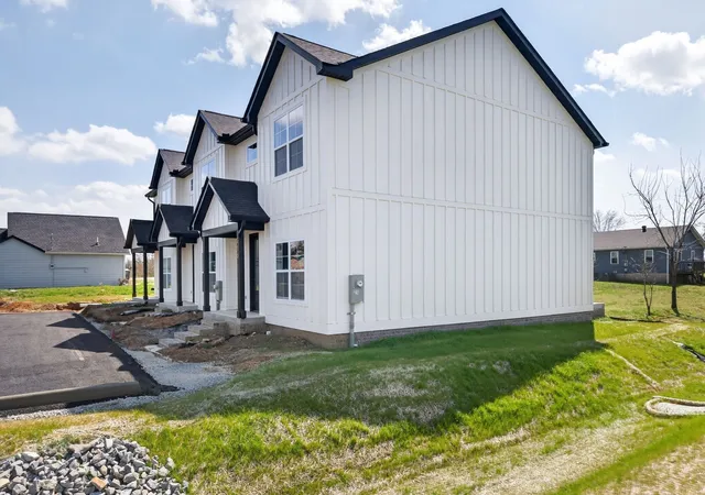 Photo 2 of Townhouse for sale at 214 Jere Whitson Rd W #212/214/216, Cookeville, TN 38501 | MLS# 3529521 | Listing updated on 2026-09-03