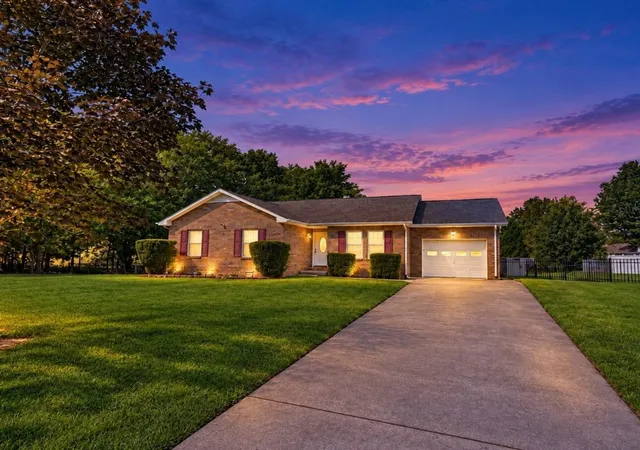 Single family home for sale at 1327 Gip Manning Rd, Clarksville, TN 37042 | MLS# 3529540