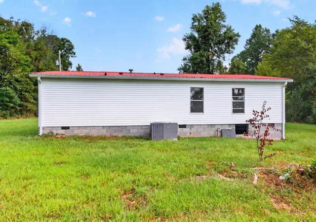 Photo 3 of Manufactured home for sale at 1900 Short Mountain Rd, Woodbury, TN 37190 | MLS# 3530784 | Listing updated on 2026-09-29