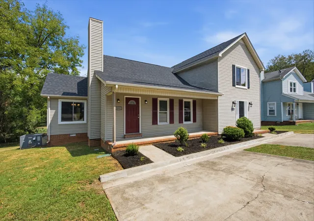 Photo 4 of Townhouse for sale at 1033 Silver Point Dr, Murfreesboro, TN 37130 | MLS# 3529662 | Listing updated on 2026-09-18