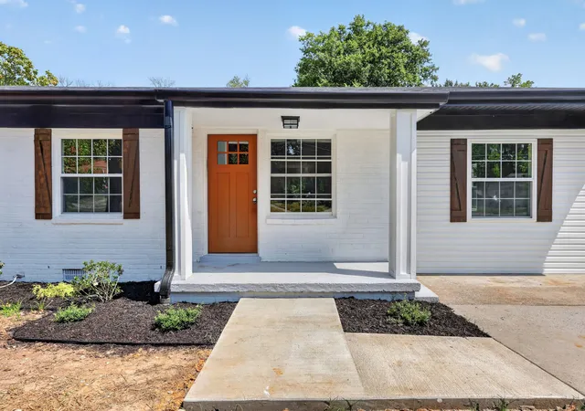 Photo 3 of Single family home for sale at 811 Boles St, Gallatin, TN 37066 | MLS# 3542288 | Listing updated on 2026-10-08