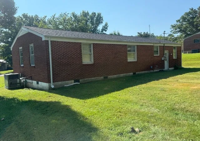 Photo 3 of Single family home for sale at 2004 Wedgewood Dr, Columbia, TN 38401 | MLS# 3529648 | Listing updated on 2026-09-08