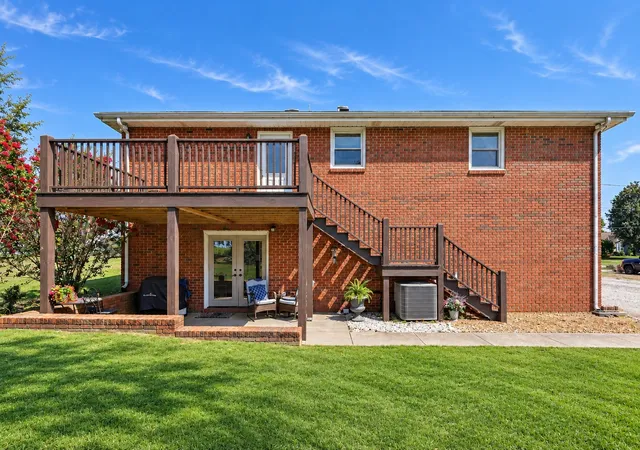 Photo 2 of Single family home for sale at 331 Maplewood Dr, Cornersville, TN 37047 | MLS# 3545429 | Listing updated on 2026-09-13