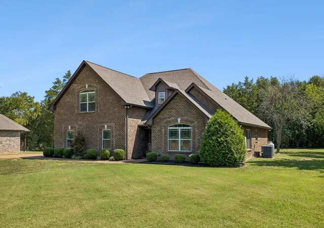 Photo 1 of Single family home for sale at 2045 Mann Rd, Lebanon, TN 37087 | MLS# 3531496 | Listing updated on 2026-09-22