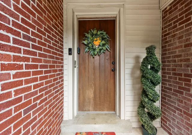 Photo 3 of Single family home for sale at 910 Due W Ave N, Madison, TN 37115 | MLS# 3544446 | Listing updated on 2026-10-06