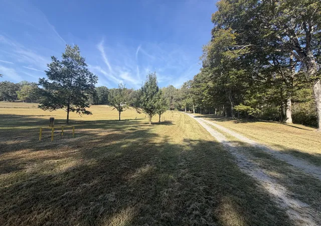 Photo 4 of Single family home for sale at 1291 Little Bartons Crk Rd, Cumberland Furnace, TN 37051 | MLS# 3610037 | Listing updated on 2026-10-20
