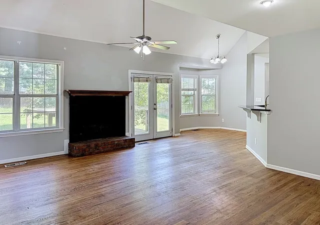 Photo 3 of Single family home for sale at 2678 Douglas Ln, Thompsons Station, TN 37179 | MLS# 3529867 | Listing updated on 2026-08-31
