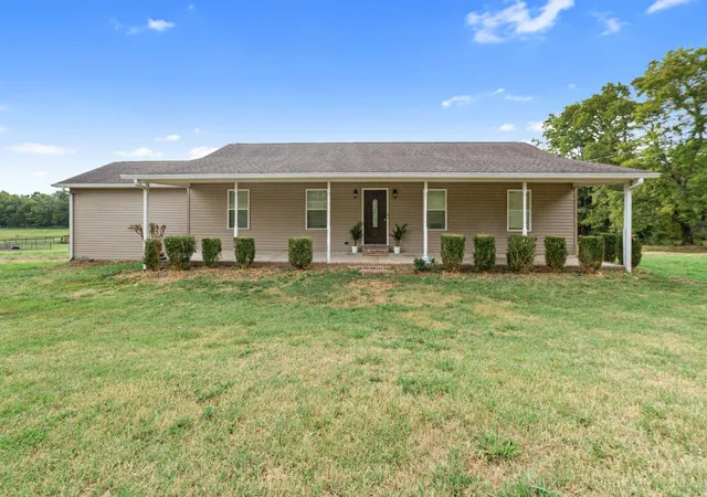 Photo 1 of Single family home for sale at 3335 Highway 231 S, Castalian Springs, TN 37031 | MLS# 3530819 | Listing updated on 2026-09-13