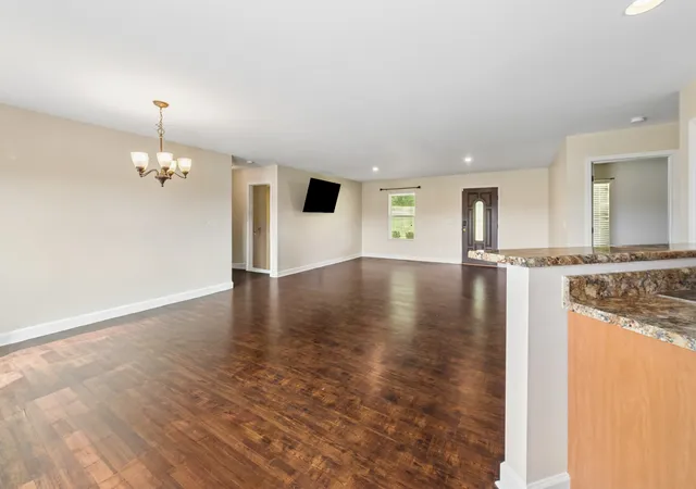 Photo 4 of Single family home for sale at 3335 Highway 231 S, Castalian Springs, TN 37031 | MLS# 3530819 | Listing updated on 2026-09-13