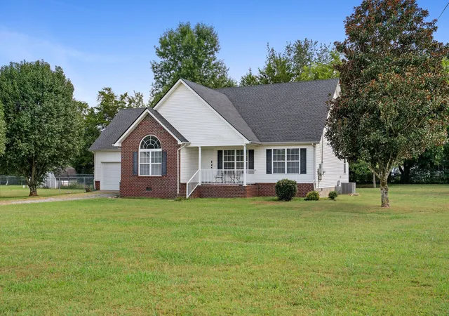 Photo 2 of Single family home for sale at 2431 Vanlawn Ln, Christiana, TN 37037 | MLS# 3530955 | Listing updated on 2026-09-02