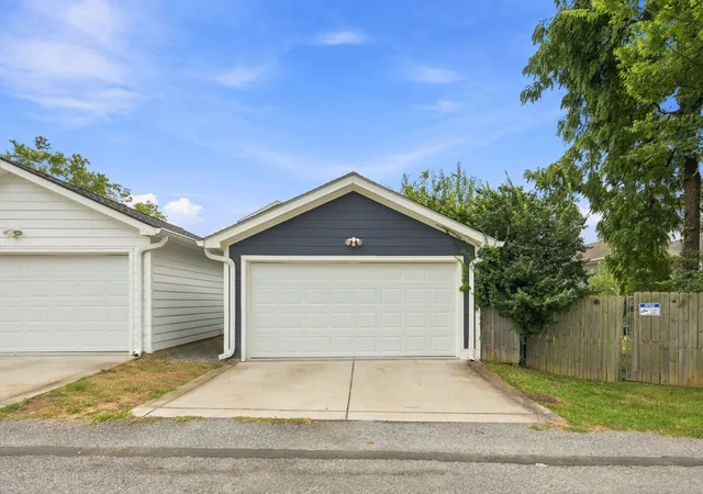 Photo 47 of Townhouse for sale at 838a Lischey Ave, Nashville, TN 37207 | MLS# 3529746 | Listing updated on 2026-09-29