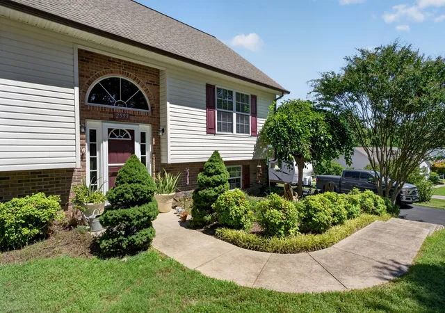 Photo 2 of Single family home for sale at 2593 Nova Cir, Cookeville, TN 38501 | MLS# 3529764 | Listing updated on 2026-08-31