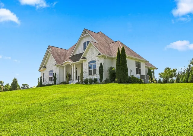 Photo 2 of Single family home for sale at 312 Cayce Dr, Springfield, TN 37172 | MLS# 3529951 | Listing updated on 2026-09-26