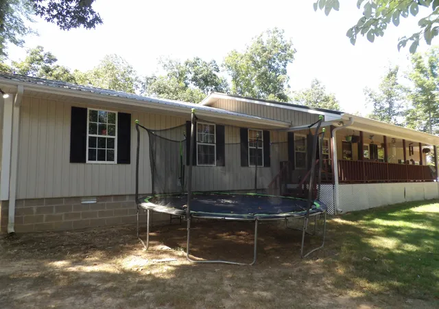 Photo 3 of Single family home for sale at 2719 Mckenzie Rd, Parsons, TN 38363 | MLS# 3530309 | Listing updated on 2026-09-01