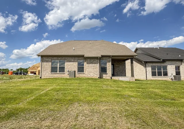 Photo 3 of Single family home for sale at 1211 Anson St, Gallatin, TN 37066 | MLS# 3530724 | Listing updated on 2026-09-04