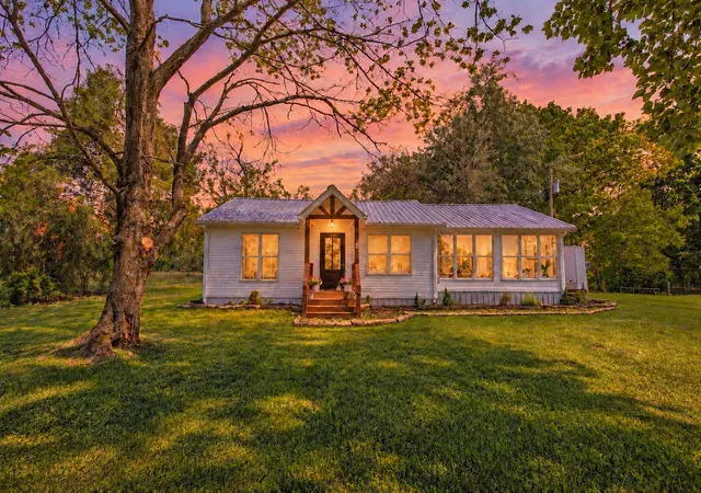 Photo 1 of Single family home for sale at 2976 Shrum Cemetery Rd, Westmoreland, TN 37186 | MLS# 3531699 | Listing updated on 2026-10-29