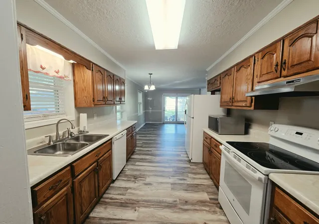 Photo 2 of Single family home for sale at 2407 Stoneville St, Dyersburg, TN 38024 | MLS# 3529875 | Listing updated on 2026-10-16