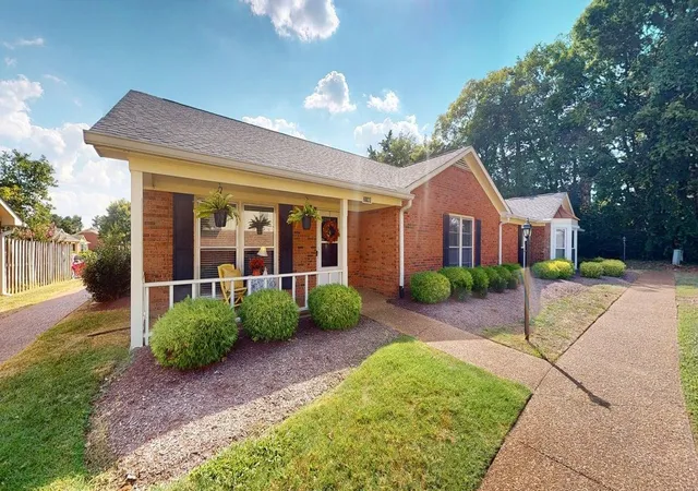 Photo 2 of Townhouse for sale at 2148 River Chase Dr, Murfreesboro, TN 37128 | MLS# 3593555 | Listing updated on 2026-10-15