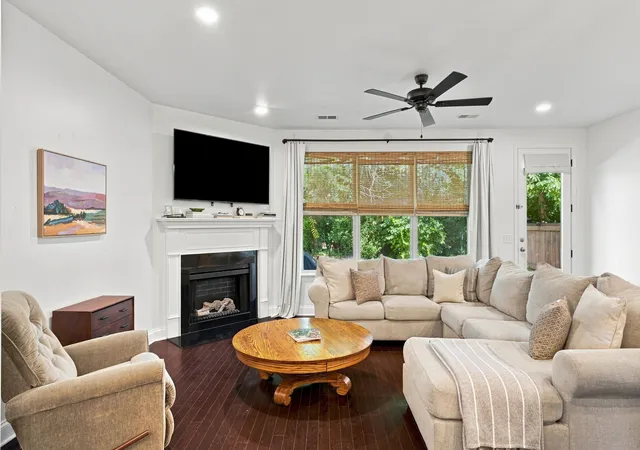 Photo 2 of Townhouse for sale at 429 Waterbrook Dr, Mount Juliet, TN 37122 | MLS# 3530470 | Listing updated on 2026-09-14
