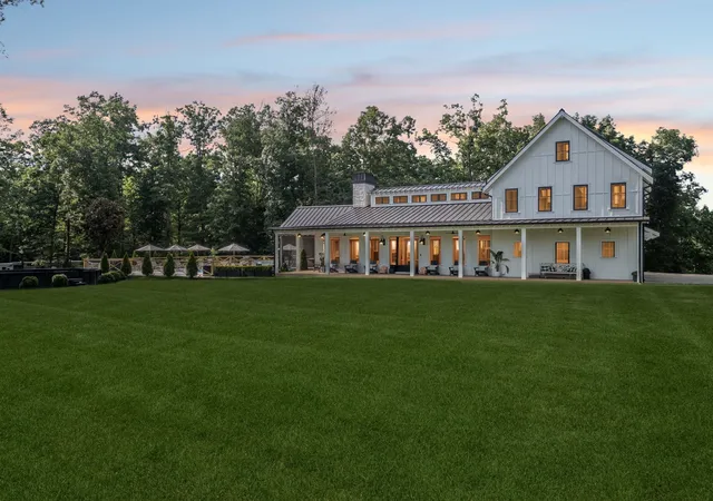 Photo 2 of Single family home for sale at 5532 Pinewood Rd, Franklin, TN 37064 | MLS# 3530061 | Listing updated on 2026-09-01