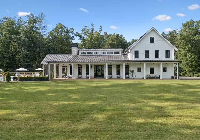 Photo 3 of Single family home for sale at 5532 Pinewood Rd, Franklin, TN 37064 | MLS# 3530061 | Listing updated on 2026-09-01