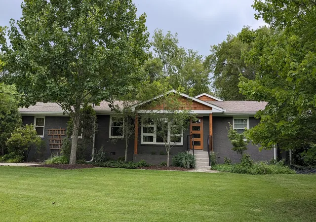 Photo 2 of Single family home for sale at 1116 Davidson Rd, Nashville, TN 37205 | MLS# 3610725 | Listing updated on 2026-10-23