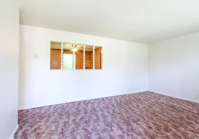 Photo 3 of Single family home for sale at 354 Crest Dr, Clarksville, TN 37043 | MLS# 3529894 | Listing updated on 2026-08-31