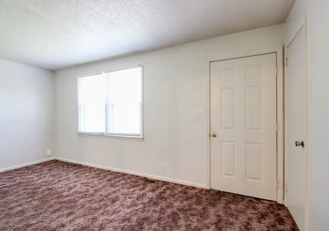 Photo 4 of Single family home for sale at 354 Crest Dr, Clarksville, TN 37043 | MLS# 3529894 | Listing updated on 2026-08-31