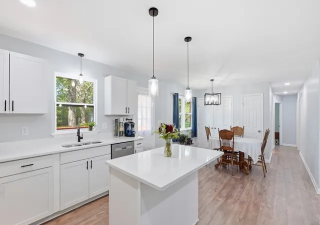 Photo 3 of Single family home for sale at 802 Lowry St, Manchester, TN 37355 | MLS# 3529918 | Listing updated on 2026-09-22