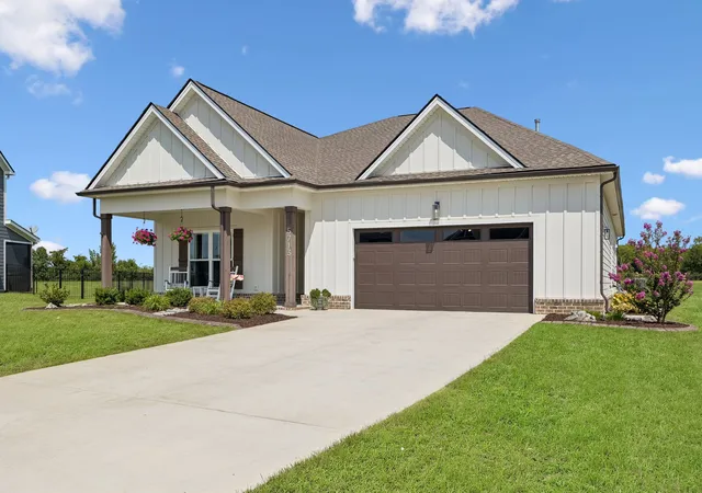 Photo 1 of Single family home for sale at 5713 Mullendore Ct, Murfreesboro, TN 37127 | MLS# 3544348 | Listing updated on 2026-09-22