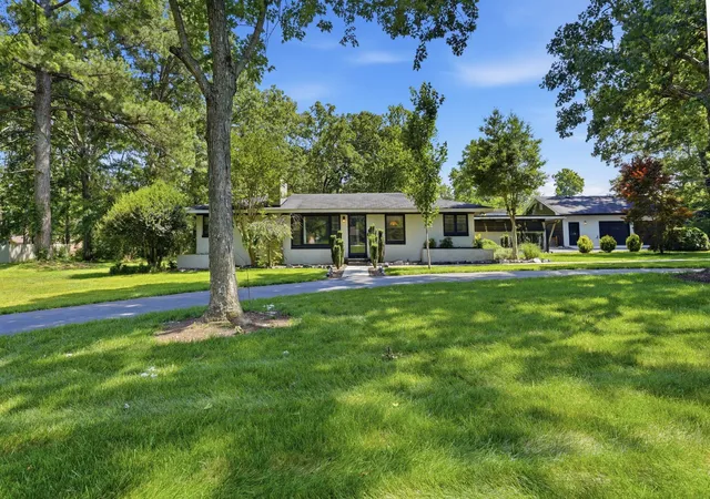 Photo 1 of Single family home for sale at 1209 Wilson Ave, Tullahoma, TN 37388 | MLS# 3541077 | Listing updated on 2026-09-13