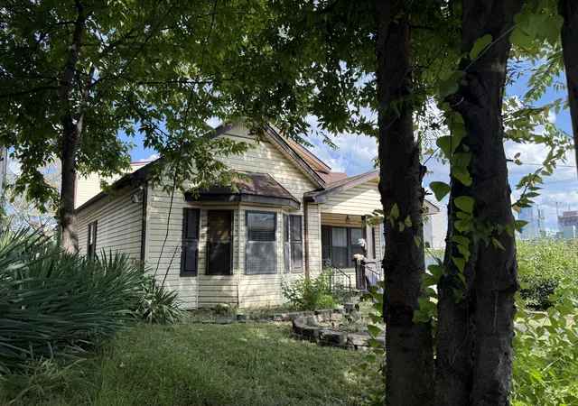 Photo 2 of Single family home for sale at 900 Morrison St, Nashville, TN 37208 | MLS# 3529923 | Listing updated on 2026-09-02
