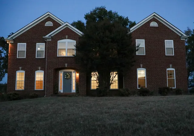 Photo 3 of Single family home for sale at 201 Briarcotes Cir, La Vergne, TN 37086 | MLS# 3529939 | Listing updated on 2026-10-09