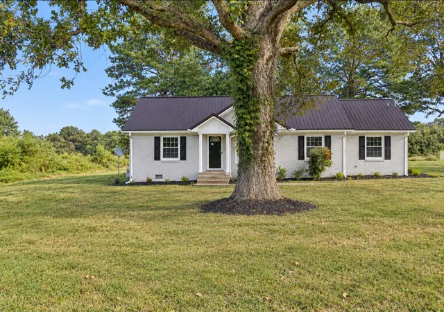 Photo 2 of Single family home for sale at 1083 Mattox Town Rd, Lawrenceburg, TN 38464 | MLS# 3529944 | Listing updated on 2026-09-01