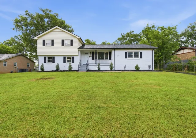 Photo 3 of Single family home for sale at 405 Beechwood Ct, Smyrna, TN 37167 | MLS# 3529974 | Listing updated on 2026-09-17