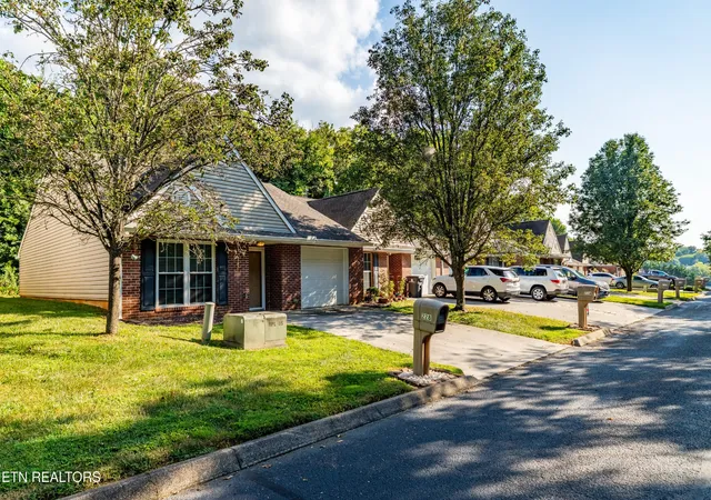 Photo 3 of Condo for sale at 228 Dalton Pl Way, Knoxville, TN 37912 | MLS# 3529933 | Listing updated on 2026-09-02