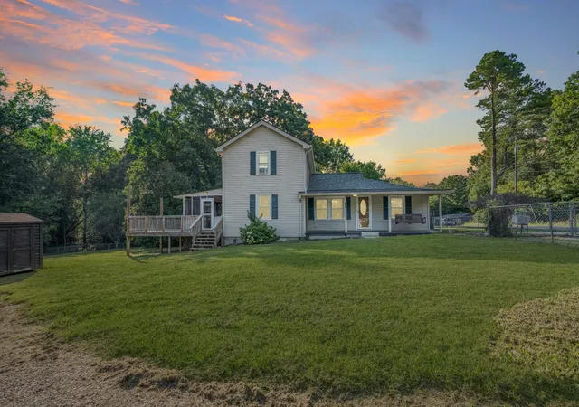Photo 1 of Single family home for sale at 860 Potters Ln, Clarksville, TN 37040 | MLS# 3541002 | Listing updated on 2026-09-07